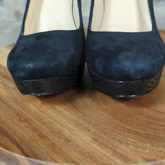 Calvin Klein Kendall Black Suede Snake Embossed Heel Platform Pumps Size 8M - Picture 4 of 16